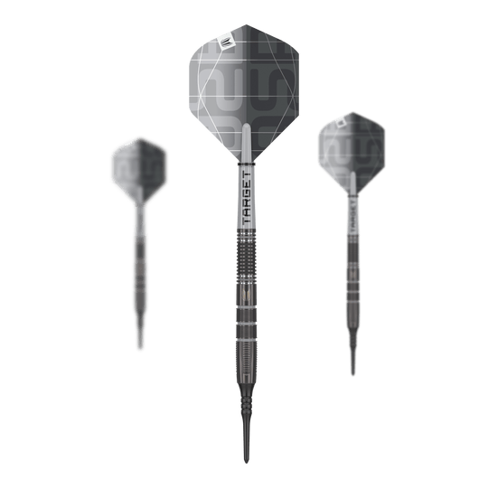 Target Nathan Aspinall X Echo Softdarts - 18g Das Bild zeigt drei Target Nathan Aspinall X Echo Softdarts mit einem Gewicht von 18g. Die Darts haben ein modernes, silbergraues Design und sind deutlich mit dem Markennamen "TARGET" beschriftet.