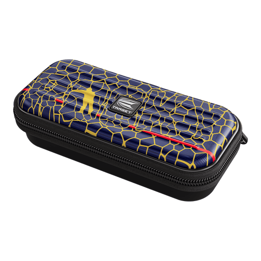 Target Takoma Josh Rock dart case Das Bild zeigt das Produkt "Target Takoma Josh Rock Dartcase". Das Dartcase hat ein auffälliges Design mit gelben Linien auf dunkelblauem Hintergrund und einem kleinen Logo in der Mitte.