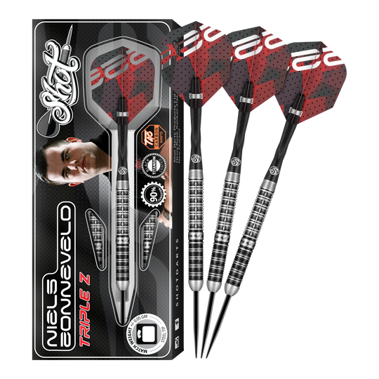 Shot Niels Zonneveld V2 steel darts Das Bild zeigt das Produkt "Shot Niels Zonneveld V2 Steeldarts" samt Verpackung und vier Steeldarts. Die Darts haben ein silber-schwarzes Design mit roten Flights.