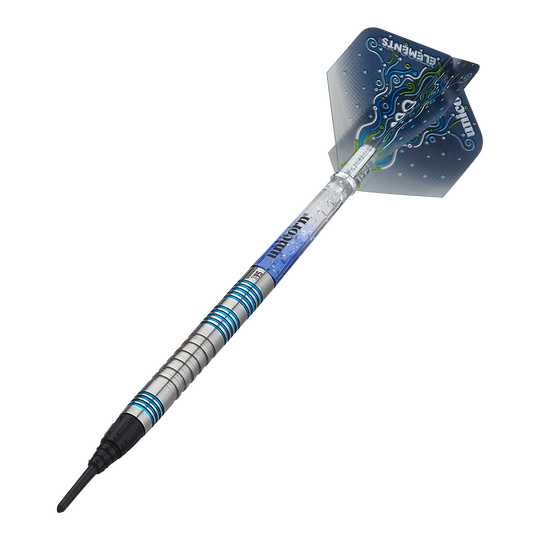 Unicorn T95 Core XL Blue soft darts Das Bild zeigt einen Unicorn T95 Core XL Blue Softdart. Der Dartpfeil hat ein silber-blaues Design mit auffälligen blauen Akzenten und einer verzierten Flights.