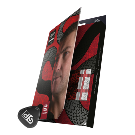 Target Nathan Aspinall GEN2 Swiss Point steel darts Auf der Verpackung sind Target Steeldarts mit einem auffälligen roten und schwarzen Design zu sehen. Die Packung zeigt auch ein Porträt eines Mannes und den Namen "Nathan Aspinall".