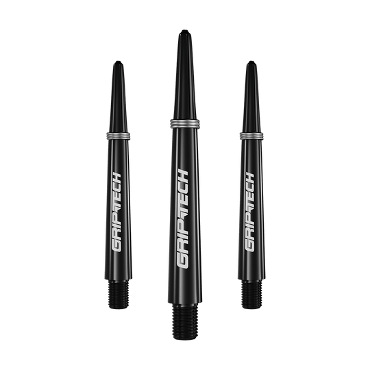 GOAT Griptech Shafts - Black Das Bild zeigt drei schwarze Dart-Schäfte mit der Aufschrift "GRIPTECH" in weißer Farbe. Sie sind schlank geformt und haben silberne Ringe am oberen Ende.