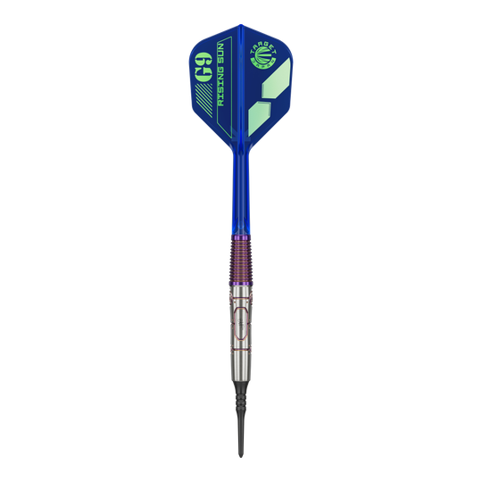 Das Bild zeigt einen modernen Softdart mit blauem Flight und silber-lila Schaft. Auf dem Flight steht "G9 RISING SUN" und das Design wirkt sportlich und hochwertig.