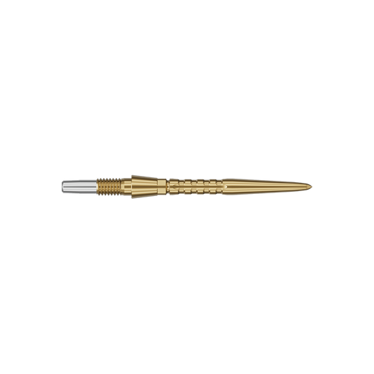 Auf dem Bild ist eine goldfarbene Steeldartspitze zu sehen. Sie hat eine schlanke, spitz zulaufende Form mit einem silbernen Ende.