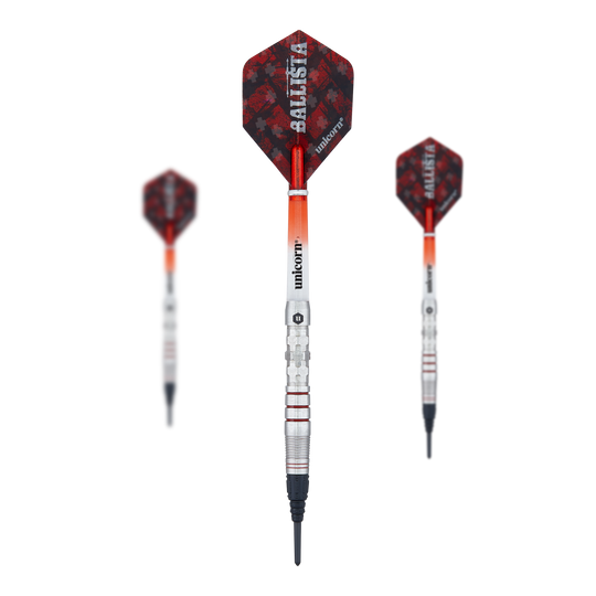 Das Bild zeigt drei Softdarts des Produkts „Unicorn Ballista Style 3“. Die Darts haben rote Flights mit Muster und silberne Schäfte.