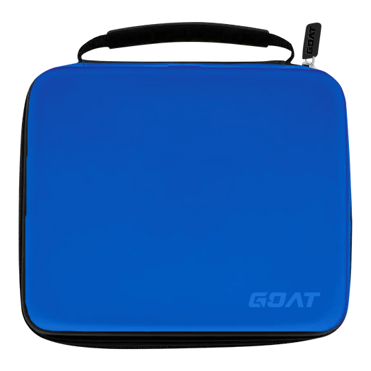 GOAT Locker XXL Dart Wallet Dies ist ein rechteckiges Dart-Etui in leuchtendem Blau mit schwarzem Reißverschluss und Tragegriff. In der unteren rechten Ecke befindet sich das Logo "GOAT".