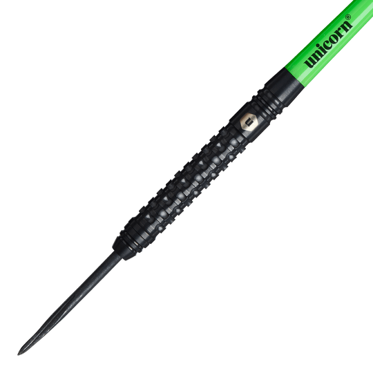 Unicorn Wraith steel darts Unicorn Wraith Steeldarts sind als Set angeordnet. Die Barrels sind auffällig gestaltet.