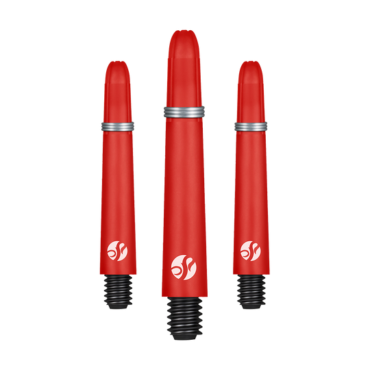 Shot Koi Carbon Shafts - Red Auf dem Bild sind drei rote Dartschäfte in unterschiedlichen Längen zu sehen. Sie haben silberne Ringe und ein weißes Logo am unteren Ende.