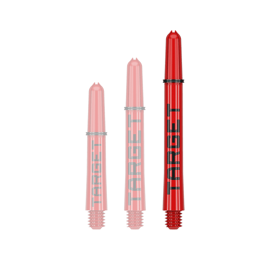 Target Pro Grip TAG Shafts - 3 Sets - Red Auf dem Bild sind drei rote Dart-Schäfte in unterschiedlichen Längen zu sehen. Auf jedem Schaft steht das Wort "TARGET" in schwarzen Buchstaben.