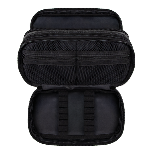 Hier ist das Bulls NL Carbon Wallet abgebildet. Diese Carbon-Brieftasche bietet sicheren Platz für Dartartikel.
