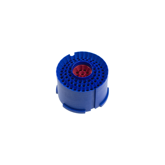 LW1_L-wen_Dart_Ersatzfelder_Bullseye_1 Das Bild zeigt das Produkt "Löwen Dart Original Ersatzfelder". Es ist ein rundes Ersatzteil aus Kunststoff in Blau und Rot mit vielen kleinen Löchern.