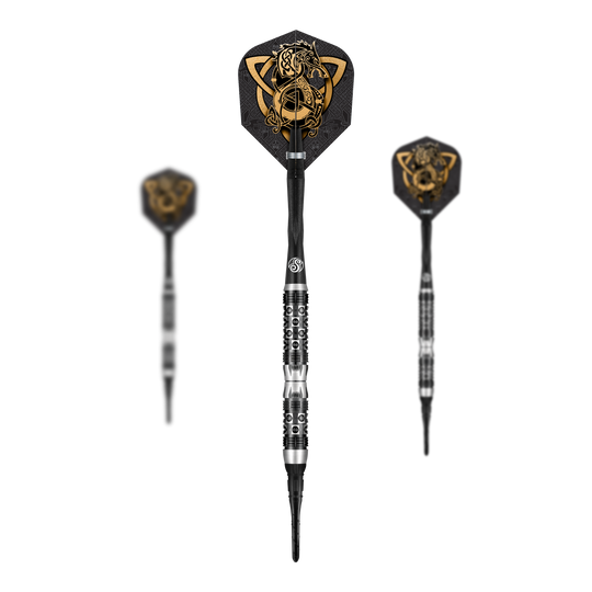 Shot Viking Wolf soft darts - 20g Das Bild zeigt das Produkt "Shot Viking Wolf Softdarts - 20g". In der Mitte ist ein detaillierter Softdart mit nordischem Wolf-Design in Gold und Schwarz zu sehen.