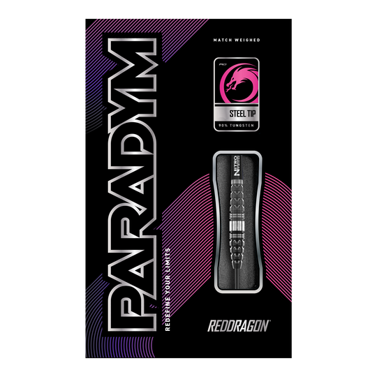 Red Dragon Paradym Torpedo Steel Darts Das Bild zeigt die Verpackung der "Red Dragon Paradym Torpedo Steeldarts". Das Design ist modern mit auffälligen Farben und hebt die Stahlspitze sowie den hohen Wolframanteil hervor.