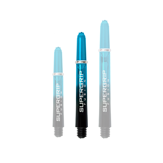 HR346_Harrows_Supergrip_Fusion_Shafts_Aqua_40mm_1G9zq1ZOJ46kl9 Das Bild zeigt drei Harrows Supergrip Fusion Shafts in der Farbe Aqua. Die Shafts sind halb transparent blau und schwarz und haben den Aufdruck "SUPERGRIP FUSION".