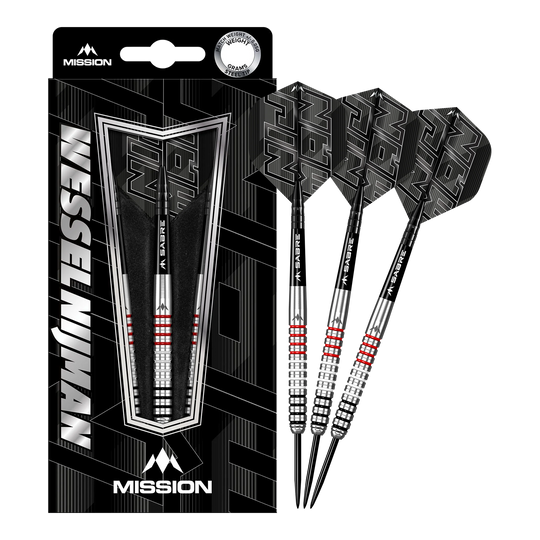 Mission Wessel Nijman steel darts - 23g Das Bild zeigt das Produkt "Mission Wessel Nijman Steeldarts - 23g" in seiner Verpackung. Rechts neben der Verpackung sind drei Steeldarts mit schwarzem Flight und silbernen Schäften abgebildet.