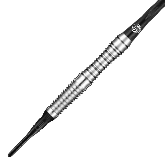 Das Bild zeigt einen Shot Tribal Weapon Toki Softdart. Der Dart ist silberfarben mit markanten Rillen und einem schwarzen Schaft.