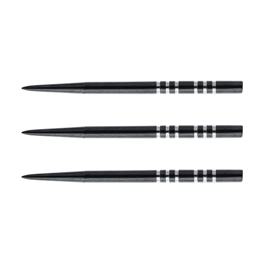 8376_Winmau_Re-Grooved_Steeldart_Spitzen_41mm_1 Das Bild zeigt drei Winmau Re-Grooved Steeldart Spitzen. Die Spitzen sind schwarz mit silbernen Rillen am hinteren Ende.
