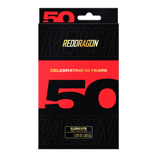 Red Dragon 50 Year Collection Element 6 B Steel Darts - 24g Die Red Dragon 50 Year Collection Element 6 B Steeldarts - 24g sind aus einer anderen Perspektive zu sehen. Man erkennt die besondere Form und Farbgebung der Darts.