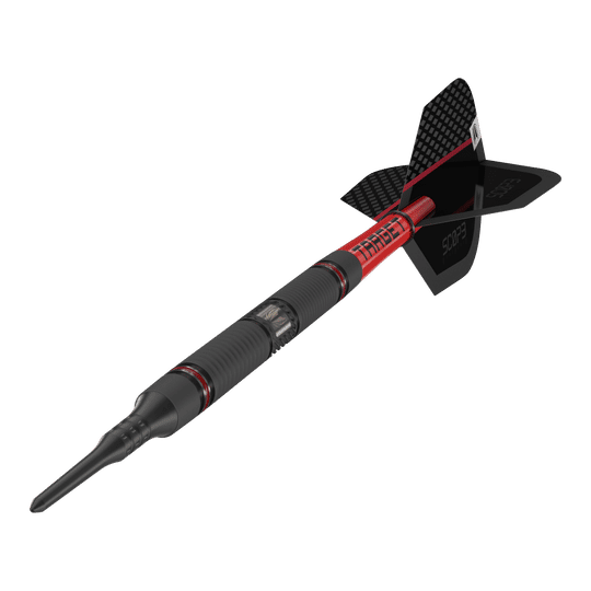 Target Scope 10 Soft Darts Das Bild zeigt einen modernen Softdart mit dem Namen "Target Scope 10 Softdarts". Der Dart ist schwarz und rot gestaltet und hat eine auffällige, strukturierte Oberfläche sowie eine schwarze Flight.