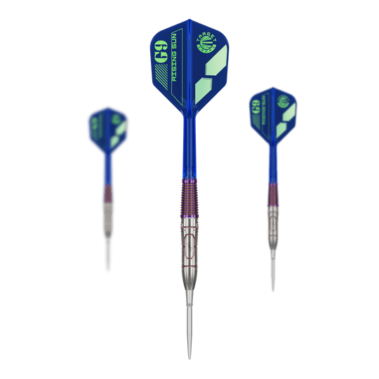 Target Japan Haruki Muramatsu Rising Sun GEN9 Steeldarts - 23g Auf dem Bild sind drei Steeldarts des Modells "Target Japan Haruki Muramatsu Rising Sun GEN9" zu sehen. Die Darts haben blaue Flights und silberne Spitzen.