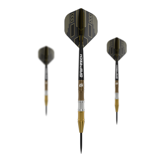 GOAT Ceremony Tungsten Steel Darts Das Bild zeigt drei "GOAT Ceremony Tungsten Steeldarts" mit schwarzen und goldenen Elementen. Der mittlere Dart ist im Fokus und zeigt den Schriftzug "GRIP-TECH" auf dem Schaft.