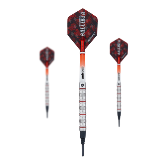 Das Bild zeigt drei Softdarts des Modells "Unicorn Ballista Style 4". Die Darts haben rote Flights mit der Aufschrift "BALLISTA" und silberne Schäfte.