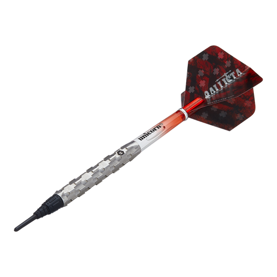 Unicorn Ballista Style 1 soft darts Das Bild zeigt einen Unicorn Ballista Style 1 Softdart. Der Dart hat ein silbernes Griffstück, einen roten Schaft und schwarze Flights mit der Aufschrift "BALLISTA".