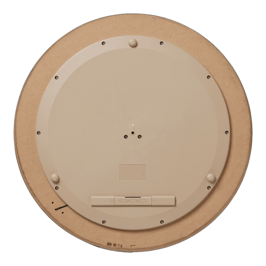 Unicorn Eclipse Smartboard steel dartboard Dies ist die Rückseite des Unicorn Eclipse Smartboard Steeldartboards. Sie zeigt eine kreisförmige, beige Kunststoffabdeckung mit mehreren Schrauben und einem Batteriefach.