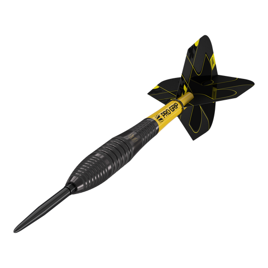 Target Bolide Void 05 Swiss Point steel darts Das Bild zeigt einen Target Bolide Void 05 Swiss Point Steeldart. Der Dart ist schwarz mit gelben Akzenten und hat einen gerillten Griff sowie gelbe "Pro Grip"-Schriftzüge.