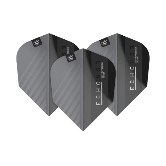 TG481_335410_Target_ProUltra_Echo_No6_Flights_1GoxgUehUknuhm Das Bild zeigt die Target ProUltra Echo No6 Flights, die für Dartpfeile verwendet werden. Sie sind in dunklen Grautönen gehalten und tragen das Echo-Logo.