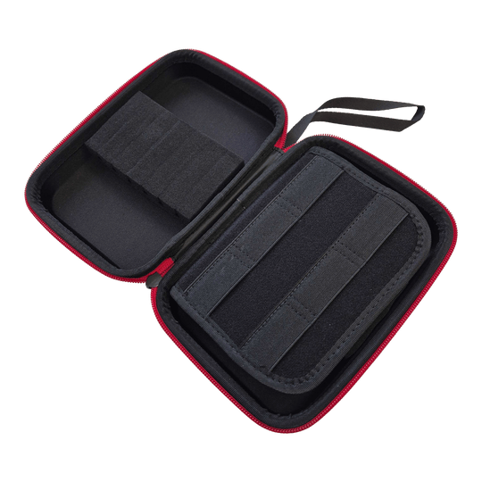 Electric Callboy Dance Envy Dartcase Hier sieht man das Electric Callboy Tanzneid Dartcase. Das Produkt schützt und organisiert Dartutensilien.