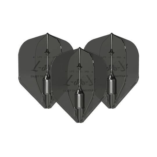L-Style Fantom L1EZ Flights Black Das Bild zeigt drei schwarze L-Style Fantom L1EZ Flights für Darts. Die Flights sind nebeneinander angeordnet und verfügen über ein glänzendes, modernes Design.