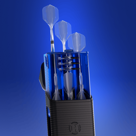Das Bild zeigt eine Detailansicht des Harrows Vault Dartcase in Blau. Die Innenseite des Dartcases ist gut erkennbar.