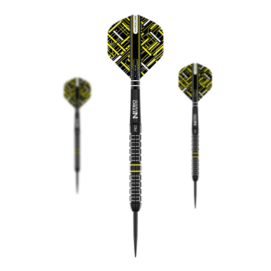 Red Dragon Astraeus Q4X Parallel Steeldarts Das Bild zeigt die Red Dragon Astraeus Q4X Parallel Steeldarts. Die Darts haben ein schwarzes Design mit gelben und weißen Akzenten auf den Flights.