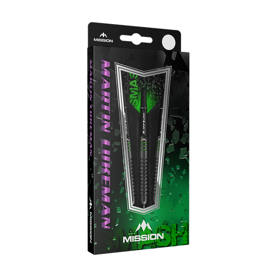 M001325_Mission_Martin_Lukeman_Black_Titanium_Steeldarts_3 Die Abbildung zeigt die Mission Martin Lukeman Black Titanium Steeldarts mit 25g Gewicht in ihrer Verpackung. Die Verpackung ist überwiegend schwarz und grün gestaltet und hebt den Namen des Produkts deutlich hervor.