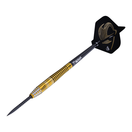 Bulls Stingray ST3 Steeldarts Das Bild zeigt einen Steeldart aus der Bulls Stingray ST3 Serie. Der Dart hat einen goldfarbenen Schaft mit schwarzen Ringen und eine schwarze Flügelspitze mit goldener Verzierung.
