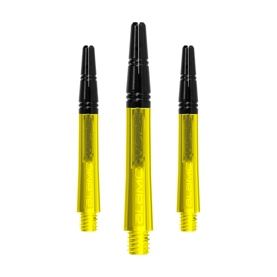 Harrow's Alamo VS2 Shafts - Yellow Das Bild zeigt drei gelbe Dartschäfte mit schwarzen Spitzen. Die Schäfte sind mit „Alamo VS2“ beschriftet und stehen aufrecht nebeneinander.