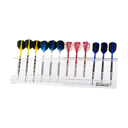 Harrows_Darts_Display_Dartst-nder_12er Das Bild zeigt den Harrows Darts Display Dartständer mit mehreren verschiedenen Dartpfeilen. Der transparente Ständer präsentiert die Darts ordentlich in einer Reihe.