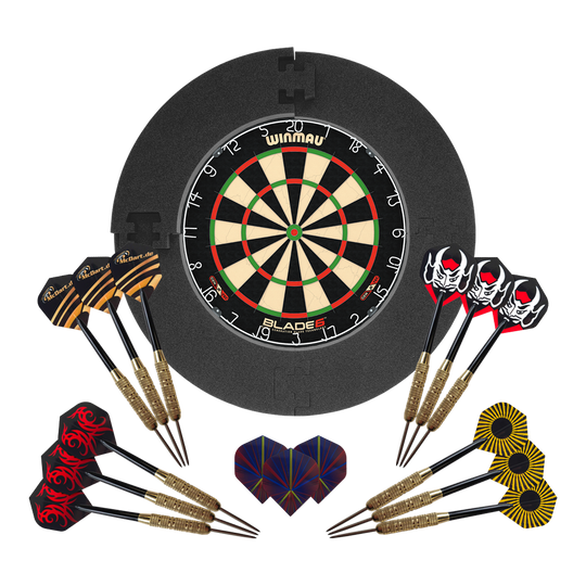 Winmau Blade 6 Bundle with 12 McDart steel darts and catch ring Hier ist das Winmau Blade 6 Bundle mit 12 McDart Steeldarts und schwarzem Catchring zu sehen. Das Set eignet sich für Dartsport-Fans.