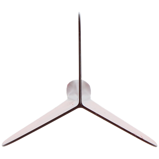 Condor Axe 120 Flight-System Clear Red - Standard Das Bild zeigt das Produkt "Condor Axe 120 Flight-System Black - Standard" von vorne. Es ist ein schwarzes, dreiflügeliges Flügel-System für Dartpfeile.