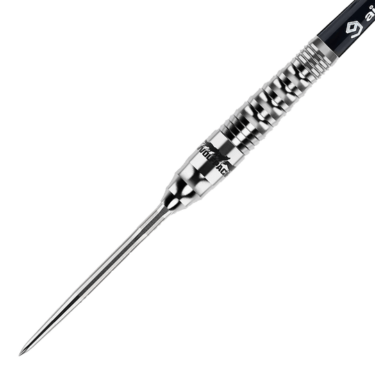 Das Bild zeigt einen Caliburn Wolfpack W3 Steeldart mit einem Gewicht von 21 Gramm. Der Dartpfeil ist silberfarben und hat eine strukturierte Griffzone für besseren Halt.