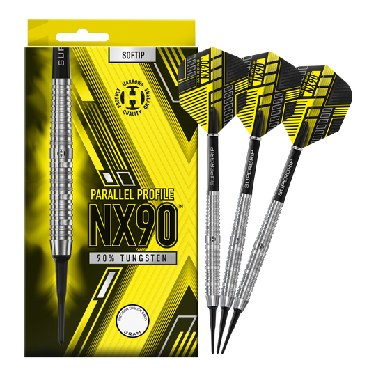 Harrows NX90 Parallel Softdarts Das Bild zeigt eine Packung der Harrows NX90 Parallel Softdarts mit gelb-schwarzem Design. Daneben liegen drei silberne Softdarts mit schwarzen und gelben Flights.