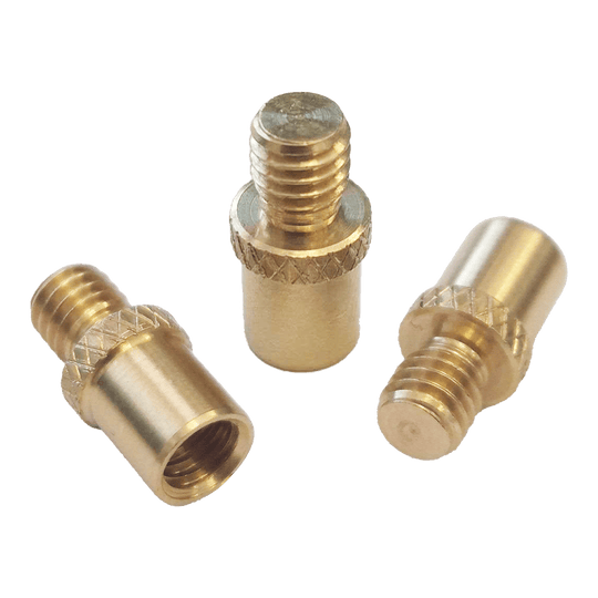 Addagramms Zusatzgewichte Das Bild zeigt drei messingfarbene Zusatzgewichte des Produkts "Addagramms Zusatzgewichte". Sie haben ein Gewinde und werden vermutlich zur Gewichtsanpassung verwendet.