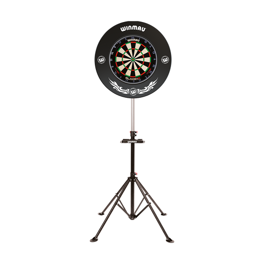 4020_Winmau_Xtreme_Dartboardst-nder_1sjDHwGnKY6ttF Der Winmau Xtreme Dartboard Stand 2 ist ein stabiler, höhenverstellbarer Ständer für Dartboards. Er steht auf drei Beinen und ist ideal für den flexiblen Einsatz zu Hause oder unterwegs.