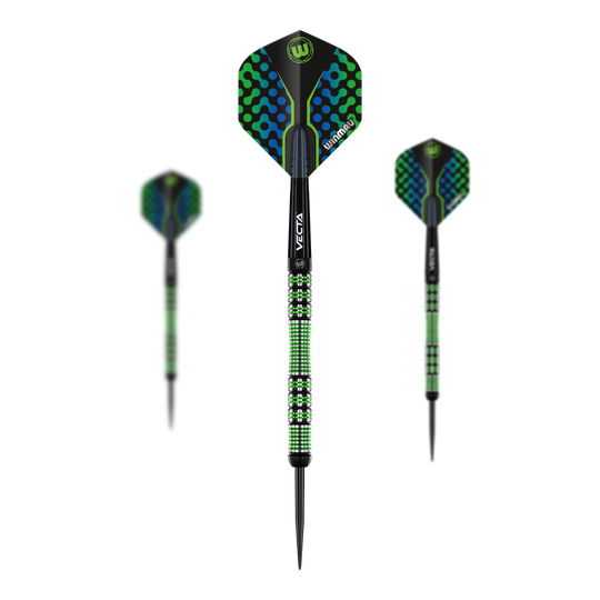 Winmau Brendan Dolan steel darts Das Bild zeigt drei Winmau Brendan Dolan Steeldarts mit auffälligem grün-blauem Design. Die Darts haben schwarz-grün gemusterte Griffe und schwarze Spitzen.