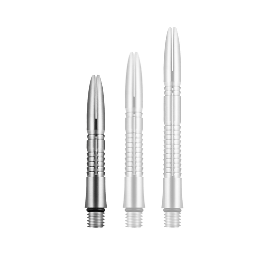 Shot Mako Titanium Shafts Das Bild zeigt drei silberne Dartschäfte aus Titan in unterschiedlichen Längen. Sie haben ein geripptes Design und ein Schraubgewinde am unteren Ende.