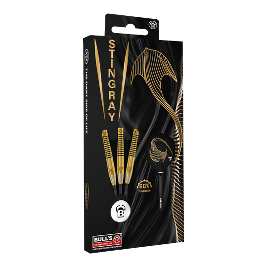 Bulls Stingray ST3 Steeldarts Die Verpackung zeigt die Bulls Stingray ST3 Steeldarts mit einem stilvollen schwarzen und goldenen Design. Auf der Packung ist auch ein goldener Stachelrochen sowie der Hinweis "90% Tungsten" abgebildet.