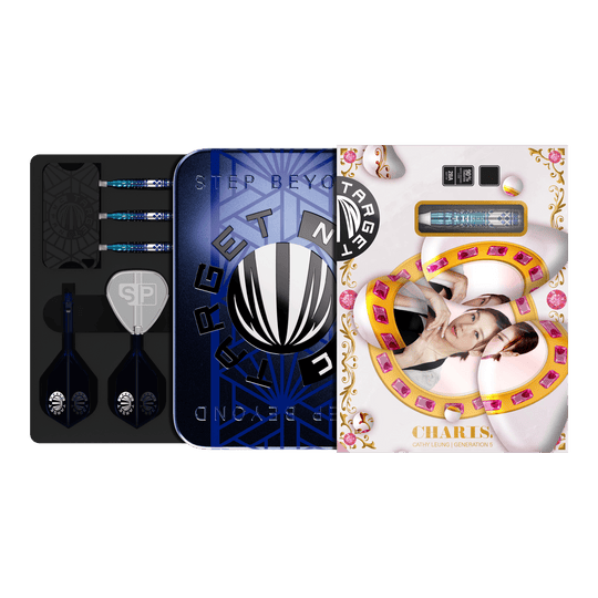Target Japan Cathy Leung Charis GEN5 Soft Darts - 19g Das Bild zeigt das Produkt "Target Japan Cathy Leung Charis GEN5 Softdarts - 19g" in einer dekorativen Verpackung. Im Inneren sind die Darts, Flights und weiteres Zubehör ordentlich angeordnet.