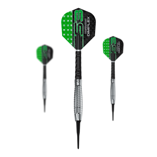 Harrows Dimplex S3 Bomb soft darts Das Bild zeigt drei Harrows Dimplex S3 Bomb Softdarts mit grün-schwarzen Flights. Die Dartpfeile haben silberne Griffbereiche und schwarze Spitzen.