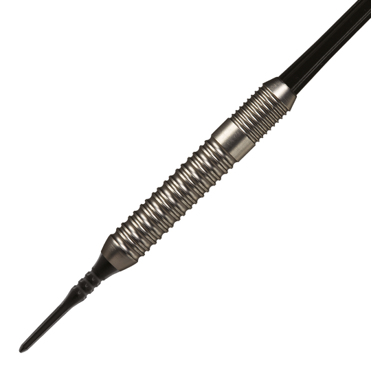 Das Bild zeigt den Target Adrian Lewis Silver Jackpot Softdart mit einem Gewicht von 18 Gramm. Der Dartpfeil hat eine silberne, gerillte Oberfläche und eine schwarze Kunststoffspitze.